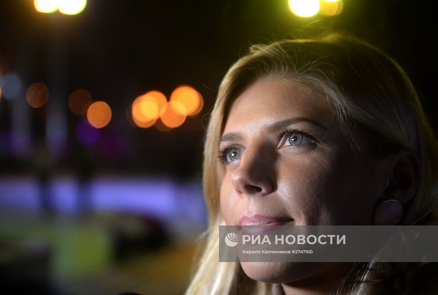 "Безумное чаепитие" на катке в Парке Горького в рамках Дня Рождения фонда "Подари жизнь"