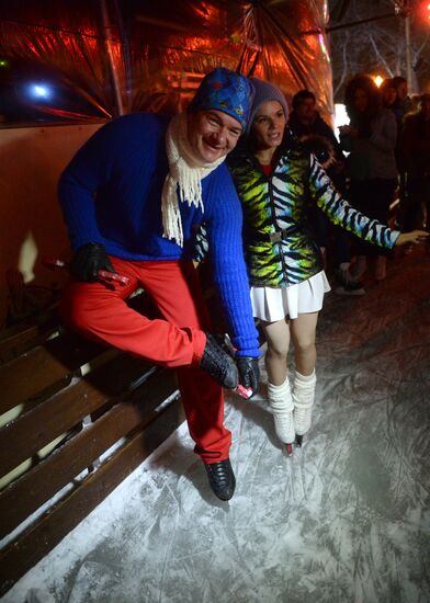 "Безумное чаепитие" на катке в Парке Горького в рамках Дня Рождения фонда "Подари жизнь"