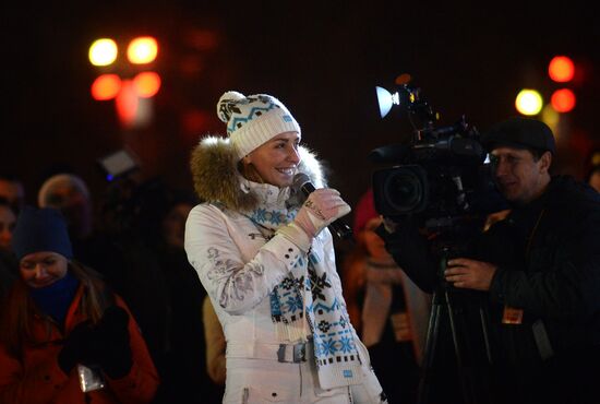 "Безумное чаепитие" на катке в Парке Горького в рамках Дня Рождения фонда "Подари жизнь"