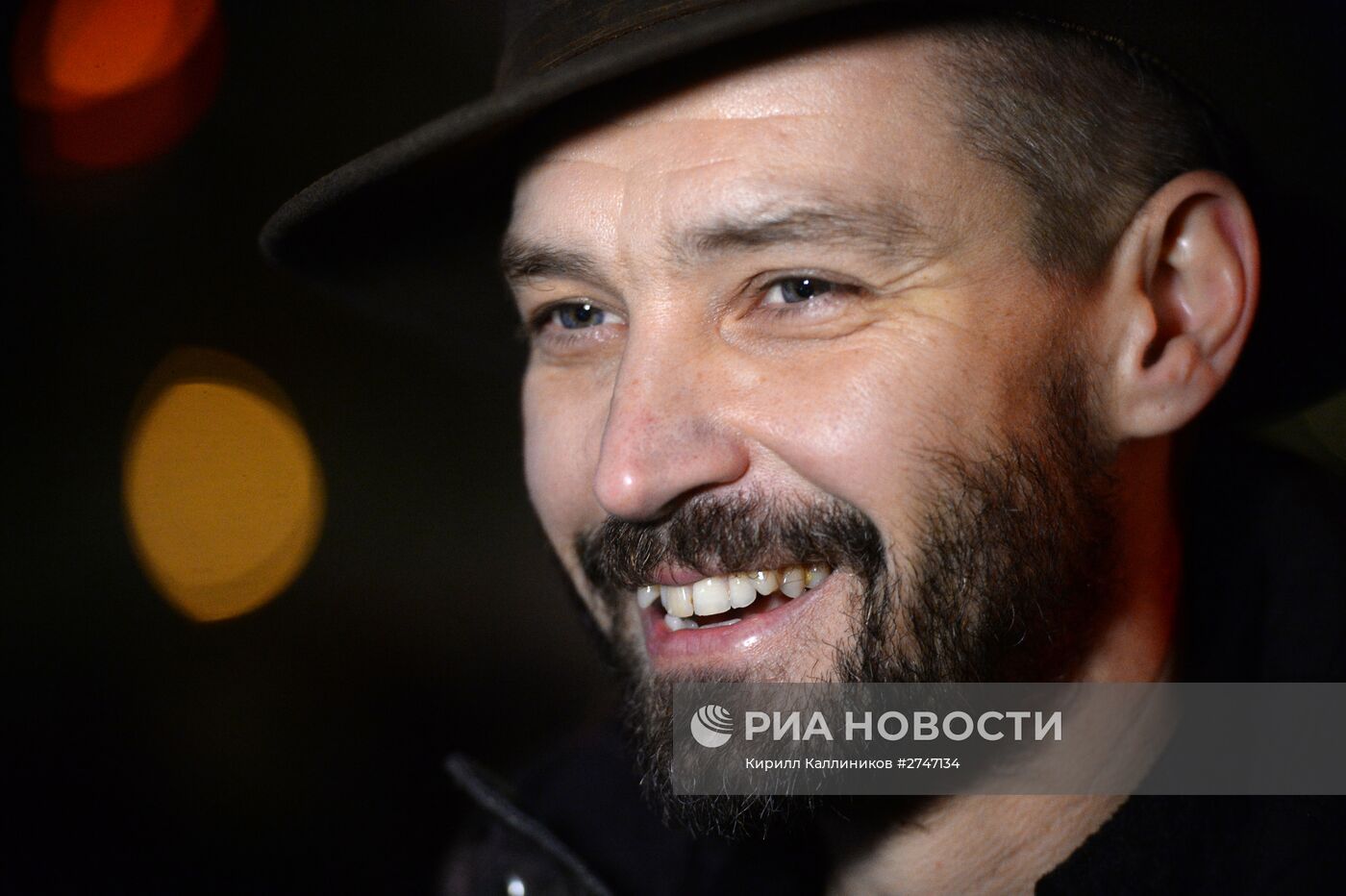 "Безумное чаепитие" на катке в Парке Горького в рамках Дня Рождения фонда "Подари жизнь"