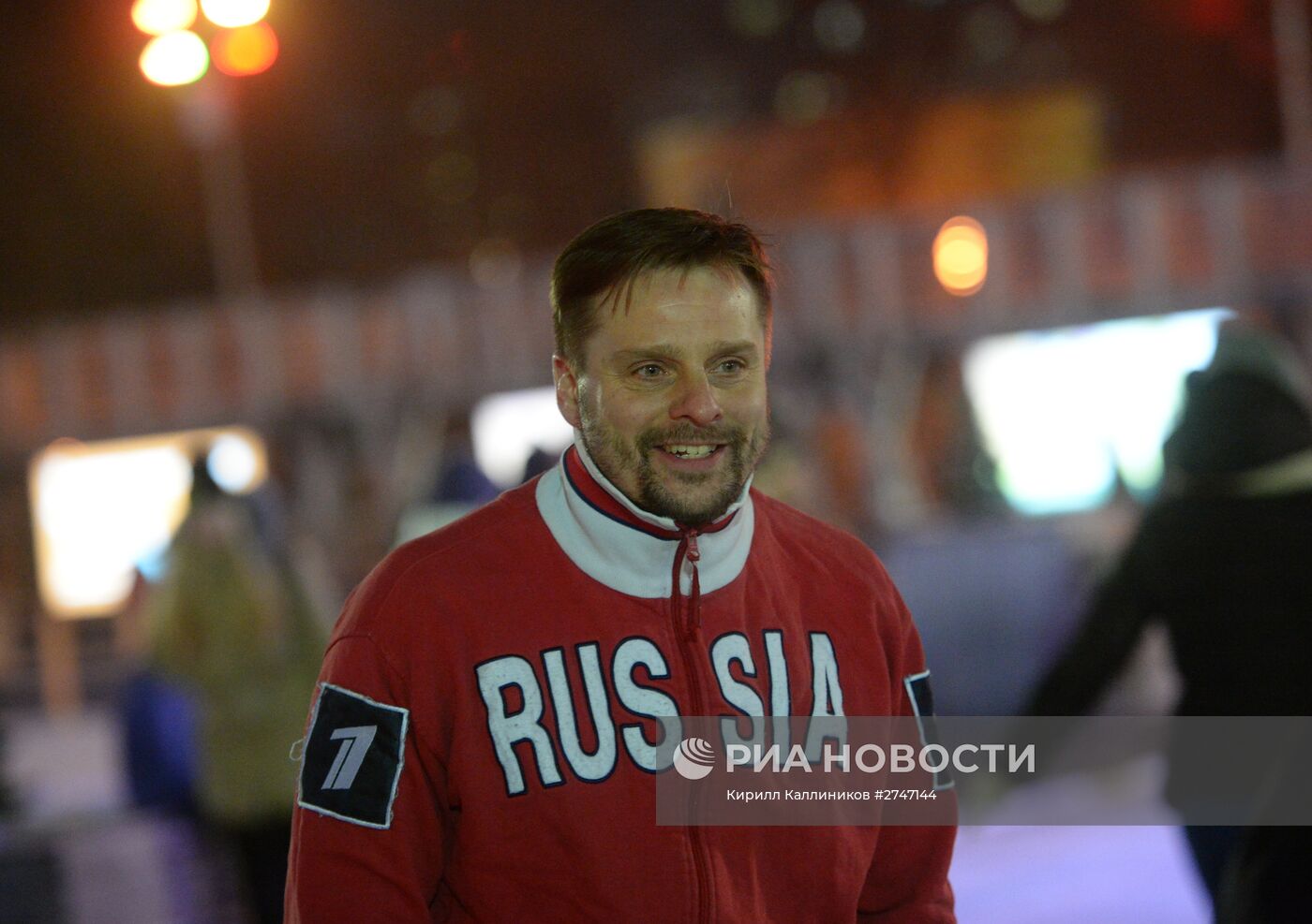 "Безумное чаепитие" на катке в Парке Горького в рамках Дня Рождения фонда "Подари жизнь"