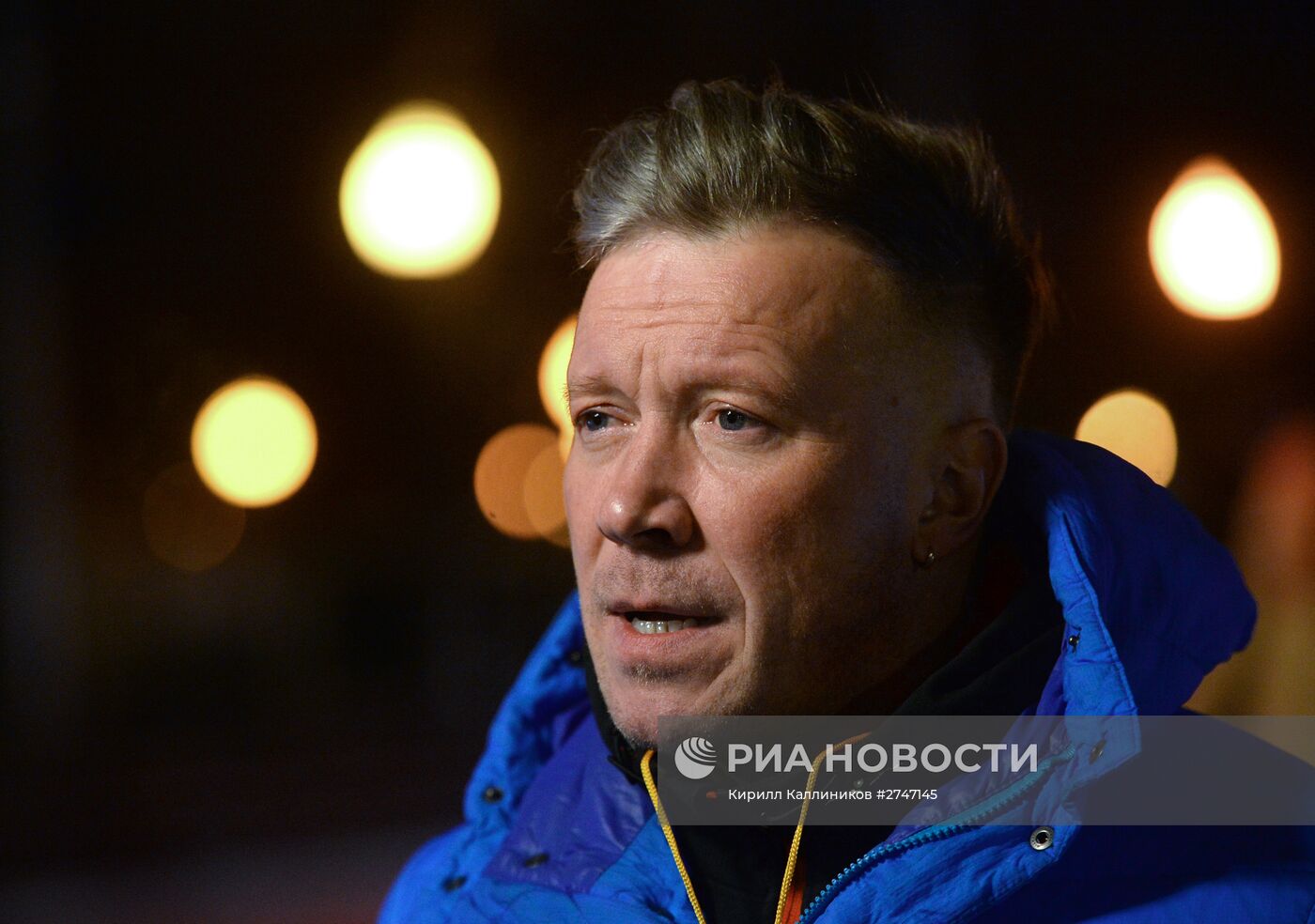 "Безумное чаепитие" на катке в Парке Горького в рамках Дня Рождения фонда "Подари жизнь"