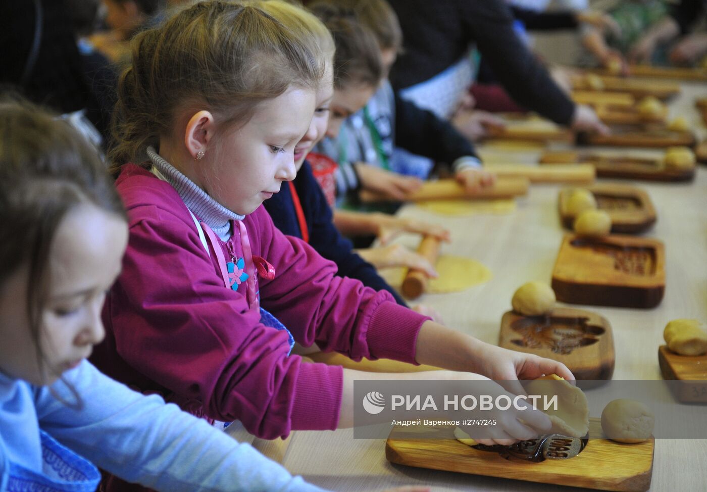 Производство пряников на фабрике "Медовые традиции" в Туле