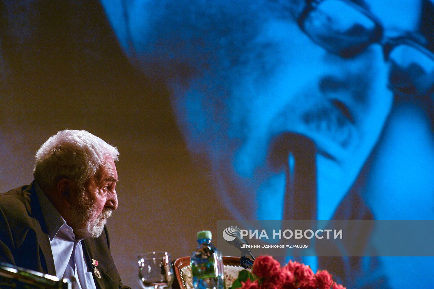 Торжественный вечер в честь 100-летнего юбилея поэта К.Симонова