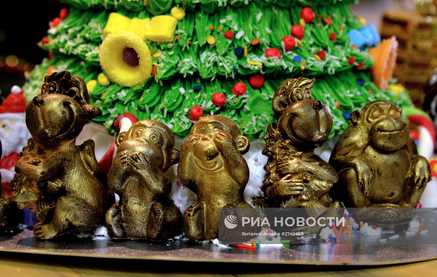 Новогодняя коллекция кондитерских изделий во Владивостоке