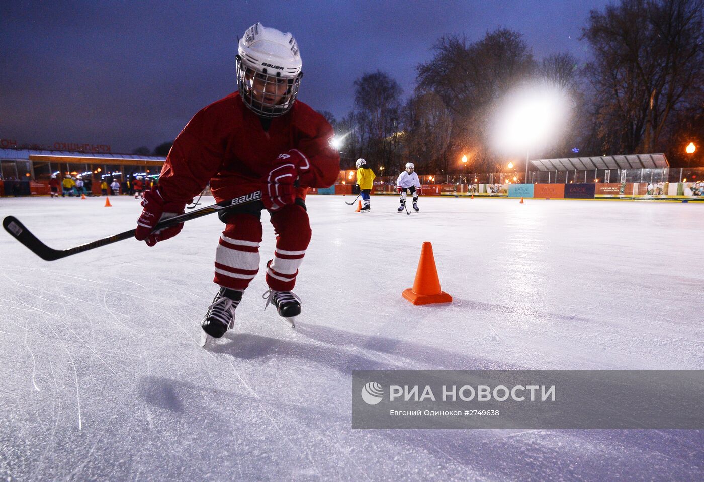 Открытие бесплатной хоккейной школы для детей в Парке Горького