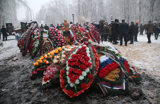 Похороны погибшего в Сирии летчика О.Пешкова в Липецке