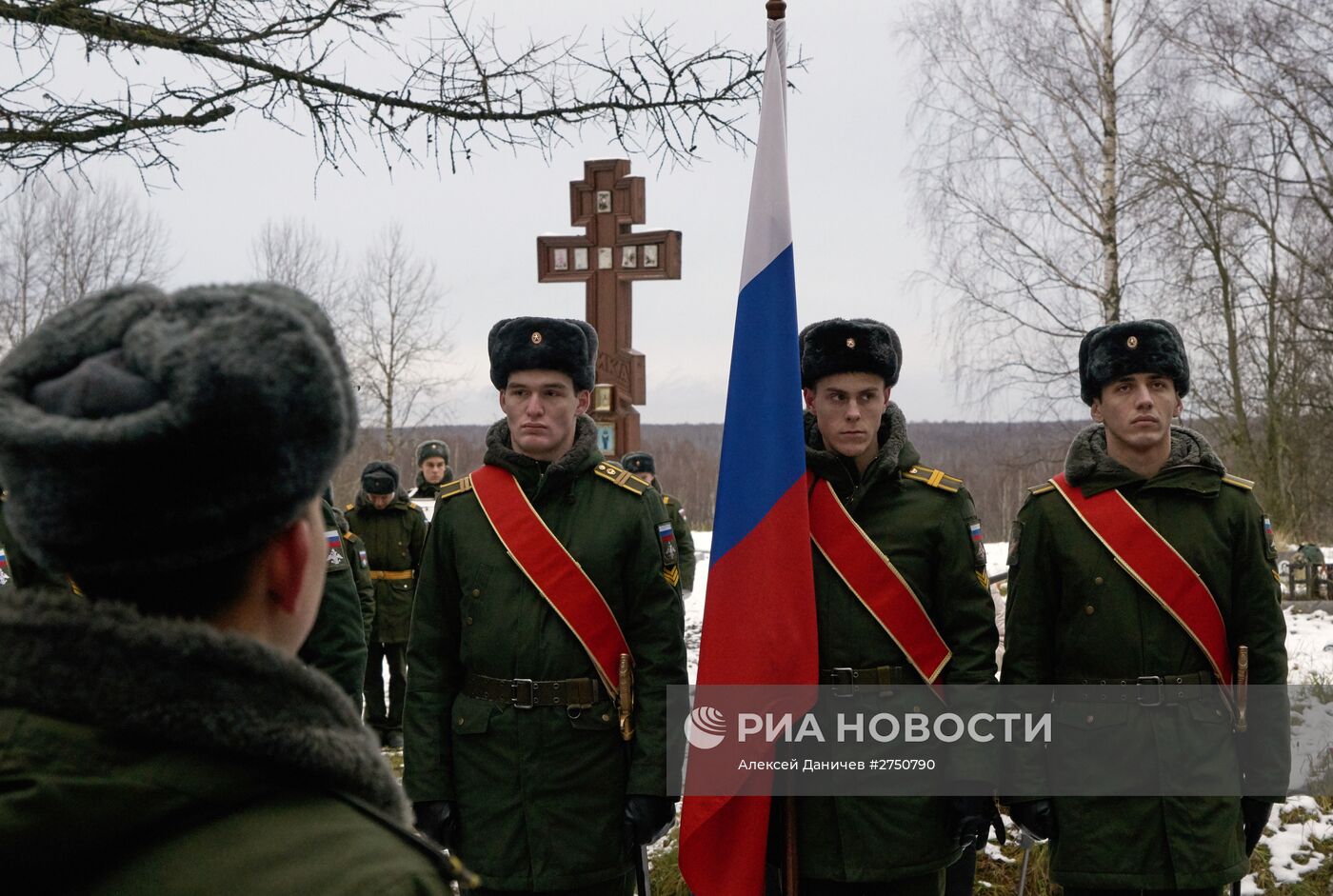 Открытие памятника "Советскому солдату" в Ленинградской области