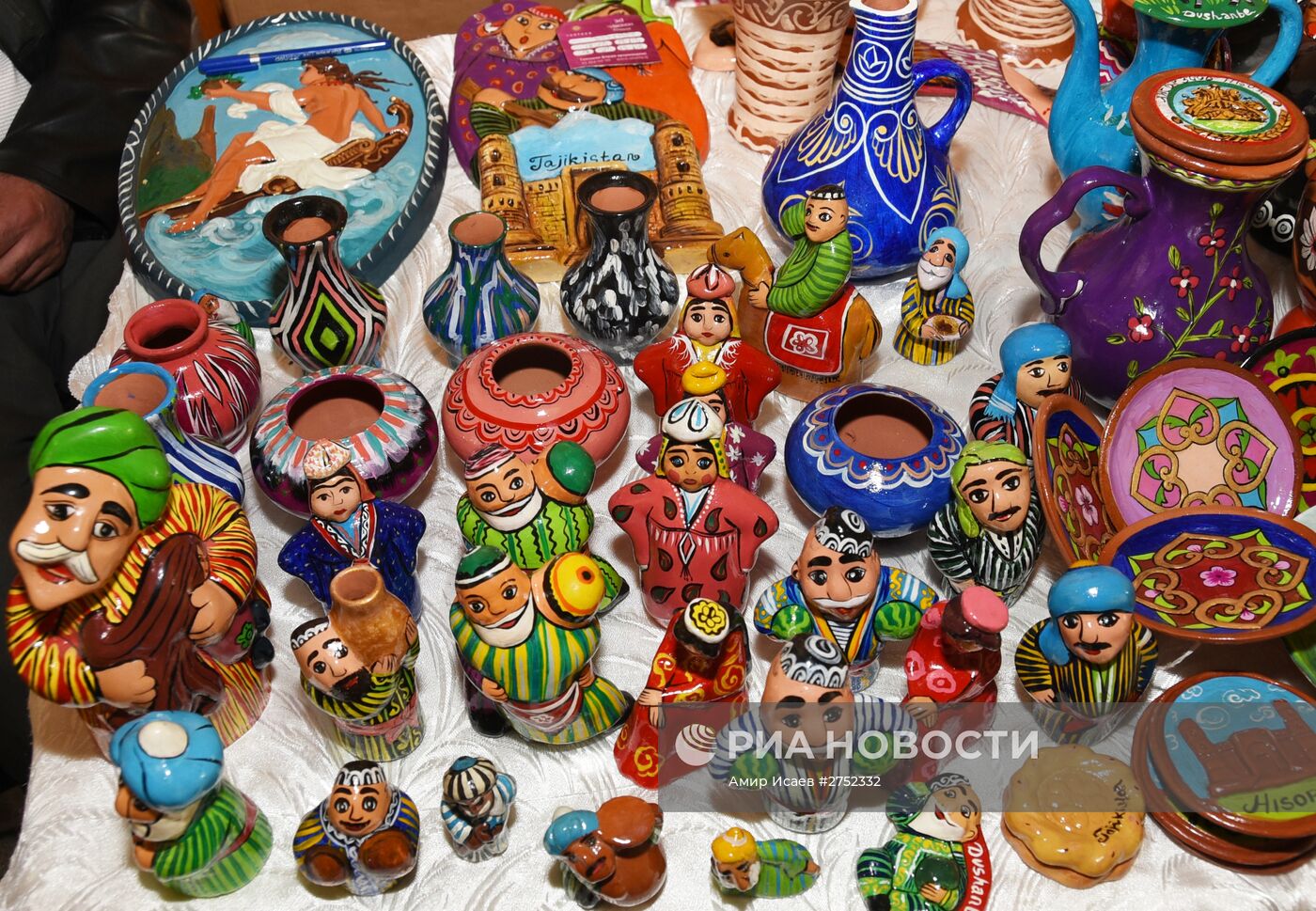 Выставка ремесел в Таджикистане