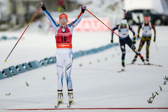 Биатлон. I этап Кубка мира. Женщины. Гонка преследования