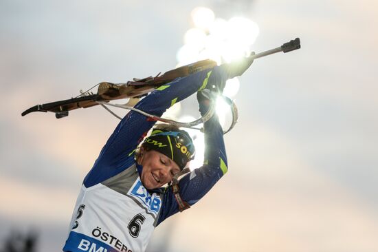 Биатлон. I этап Кубка мира. Женщины. Гонка преследования