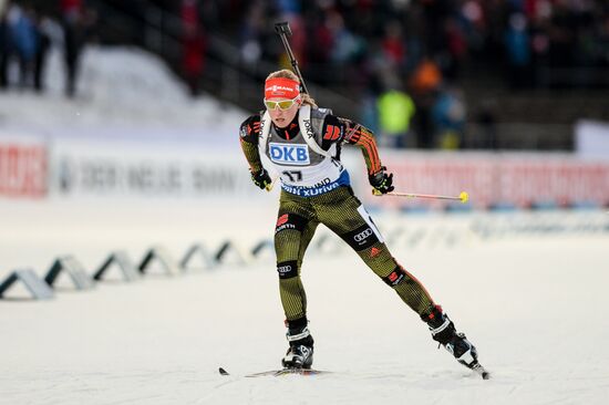 Биатлон. I этап Кубка мира. Женщины. Гонка преследования