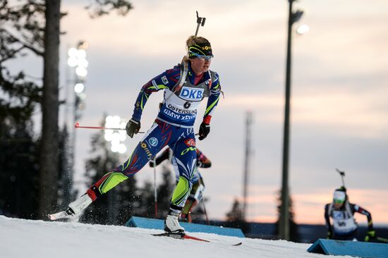 Биатлон. I этап Кубка мира. Женщины. Гонка преследования