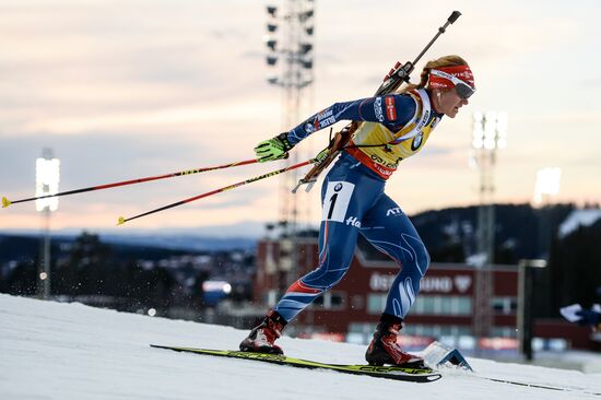 Биатлон. I этап Кубка мира. Женщины. Гонка преследования