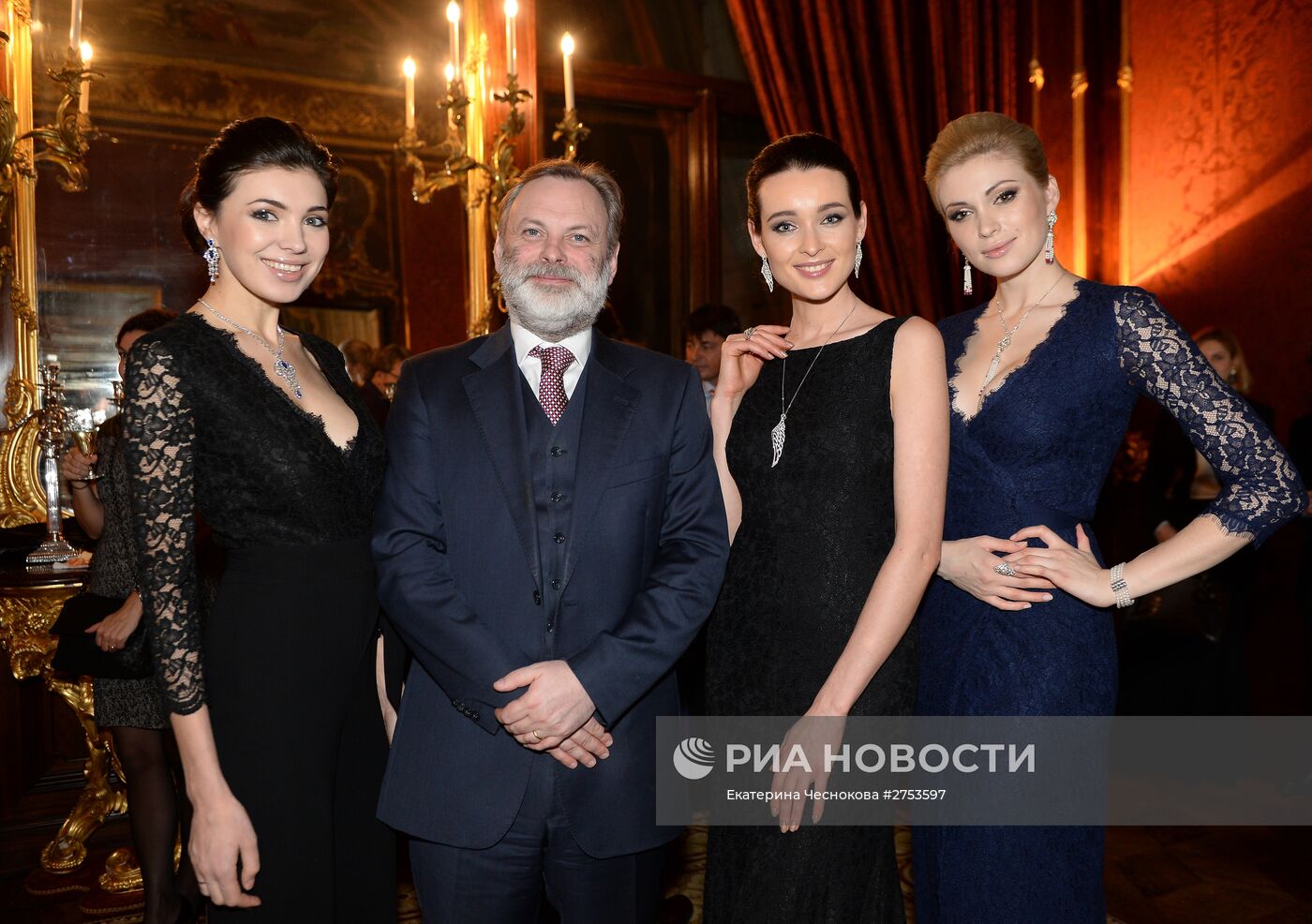 Коктейль по случаю презентации новой ювелирной коллекции Garrard