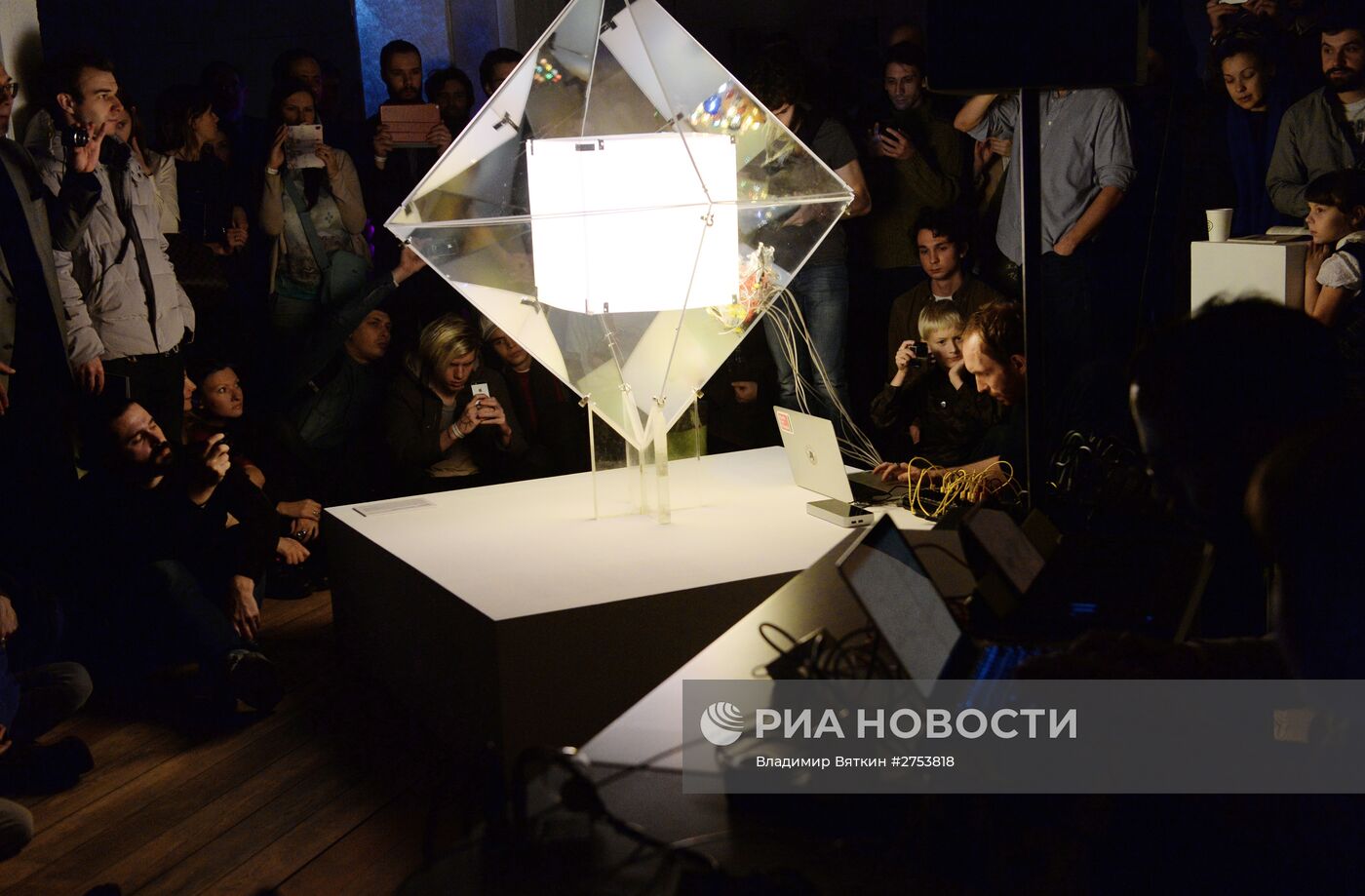 Открытие выставки "Polytech.Science.Art: Наука.Искусство.Технологии"