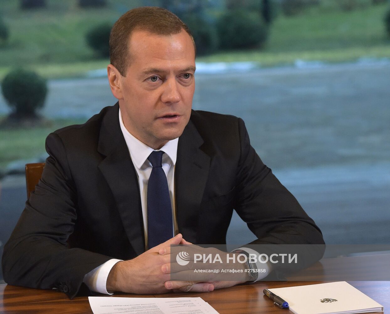 Премьер-министр РФ Д.Медведев провел встречу с активом Общероссийского народного фронта