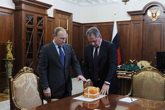 Президент РФ В.Путин встретился с министром обороны РФ С.Шойгу в Кремле
