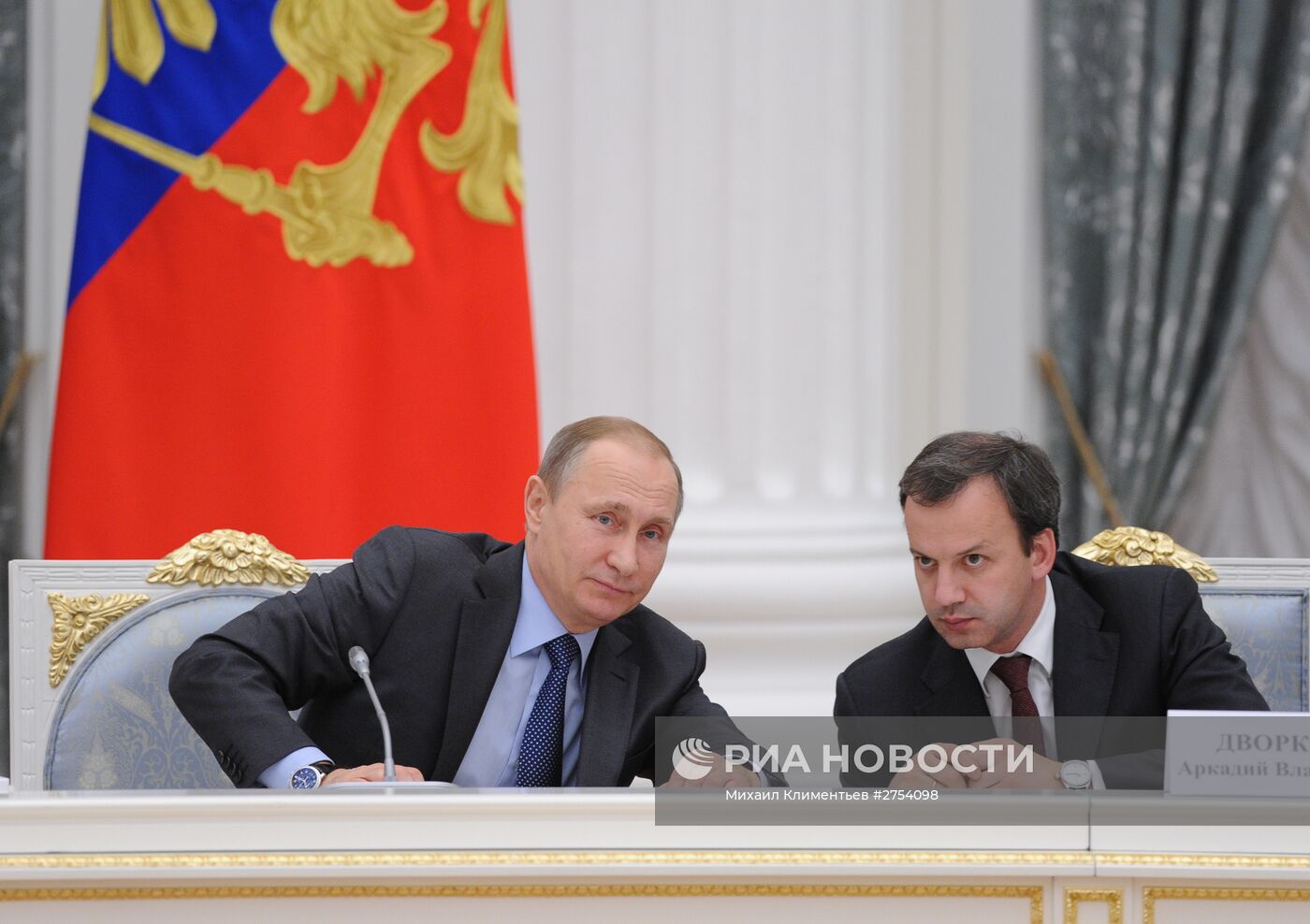 Президент РФ В.Путин провел заседание Совета по развитию физкультуры и спорта и оргкомитета "Россия-2018"