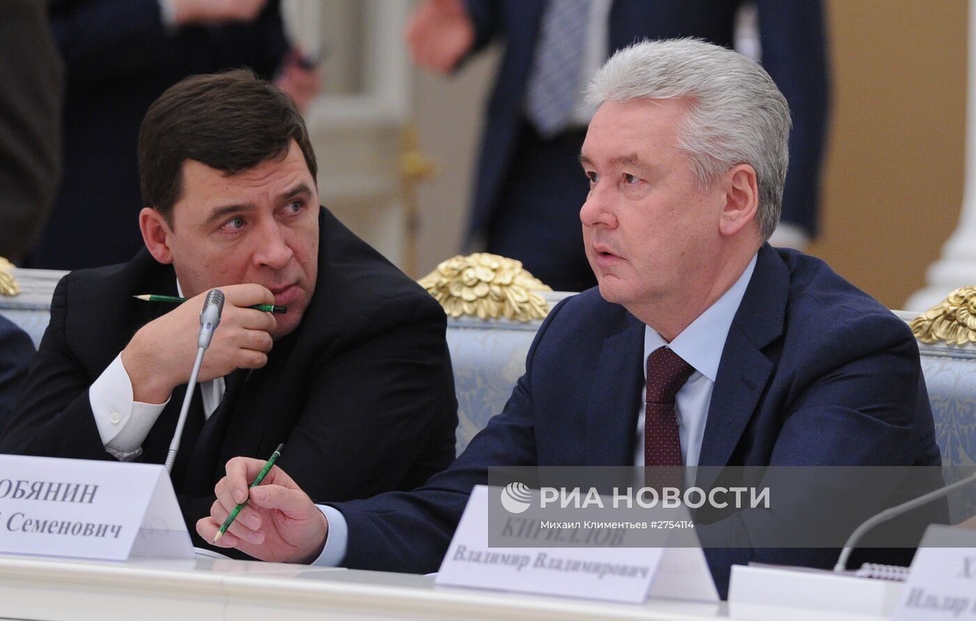 Президент РФ В.Путин провел заседание Совета по развитию физкультуры и спорта и оргкомитета "Россия-2018"