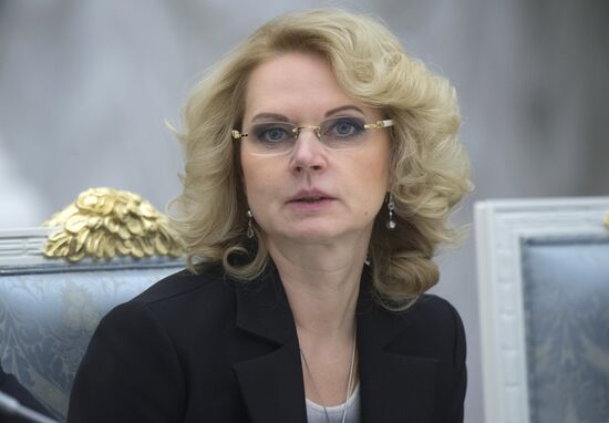 Президент РФ В.Путин провел заседание Совета по развитию физкультуры и спорта и оргкомитета "Россия-2018"