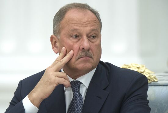 Президент РФ В.Путин провел заседание Совета по развитию физкультуры и спорта и оргкомитета "Россия-2018"