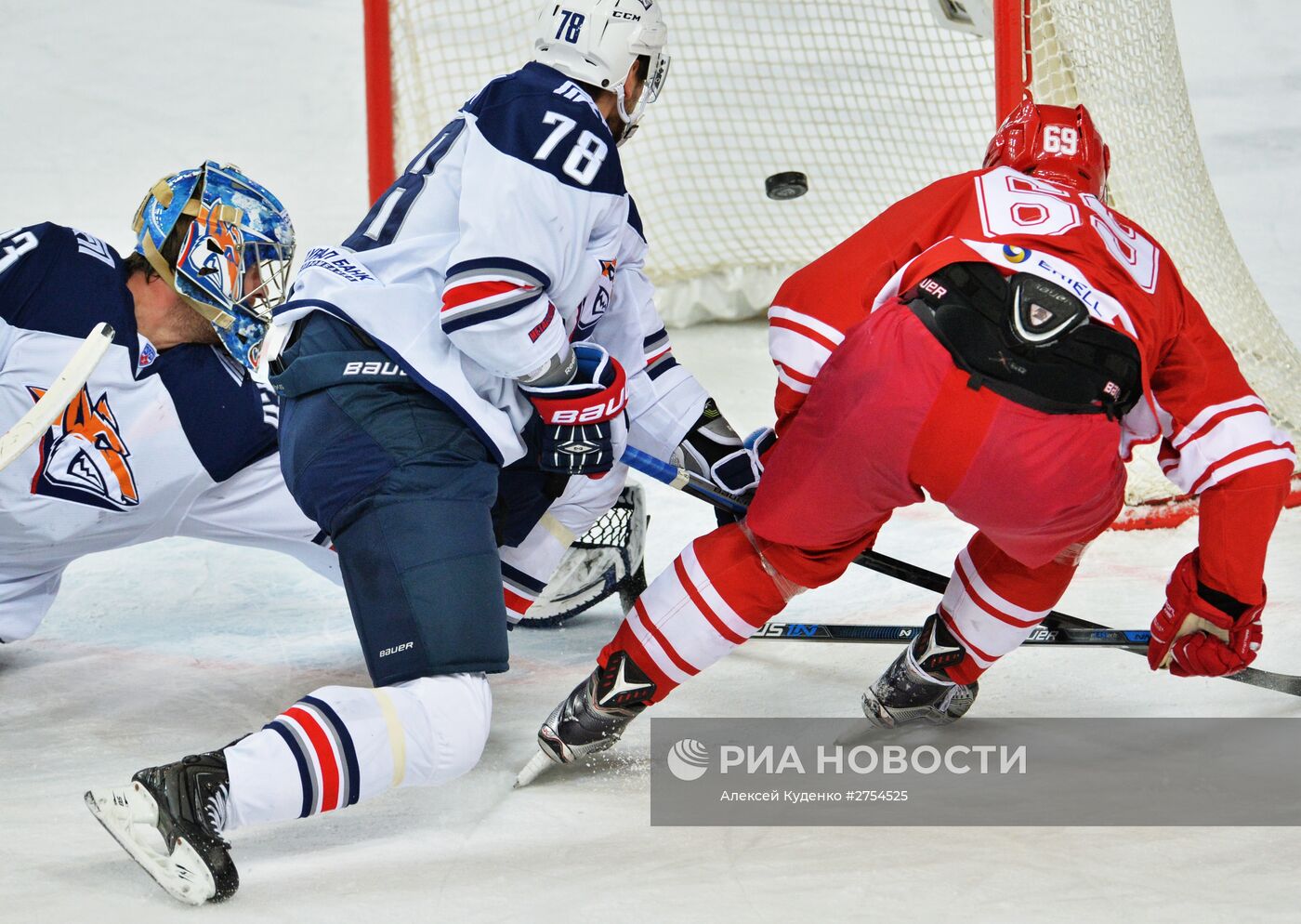Хоккей. КХЛ. Матч "Спартак" - "Металлург" (Магнитогорск)