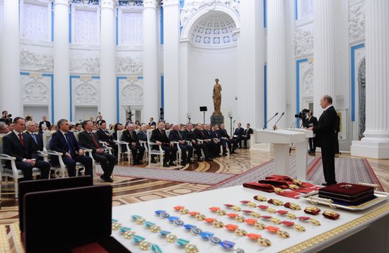 Президент РФ В.Путин вручил государственные награды в Кремле