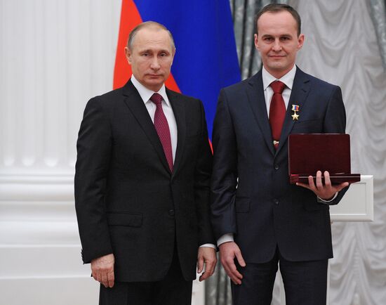 Президент РФ В.Путин вручил государственные награды в Кремле