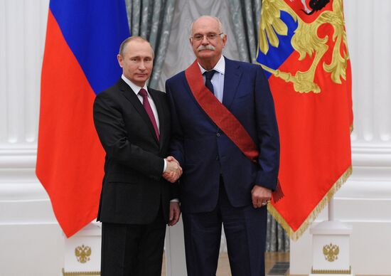 Президент РФ В.Путин вручил государственные награды в Кремле