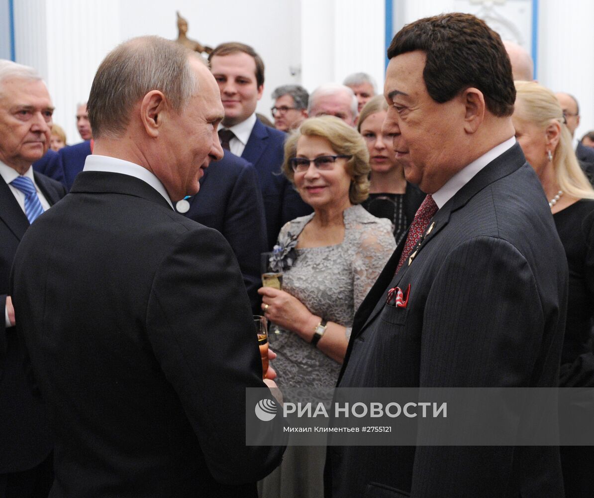 Президент РФ В.Путин вручил государственные награды в Кремле