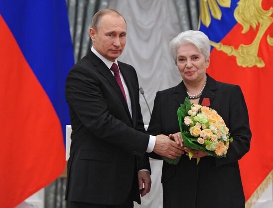 Президент РФ В.Путин вручил государственные награды в Кремле