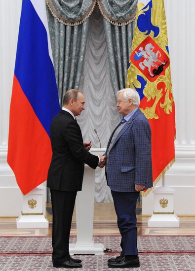 Президент РФ В.Путин вручил государственные награды в Кремле