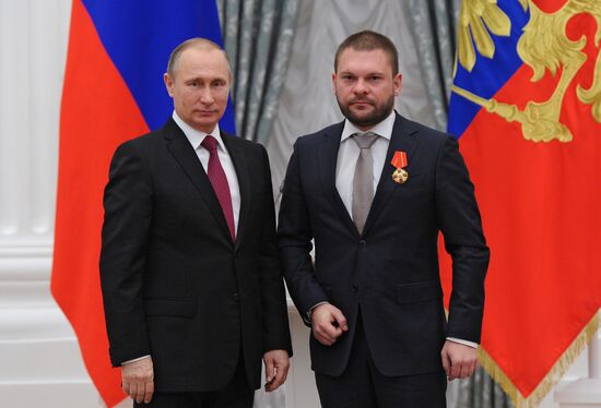 Президент РФ В.Путин вручил государственные награды в Кремле