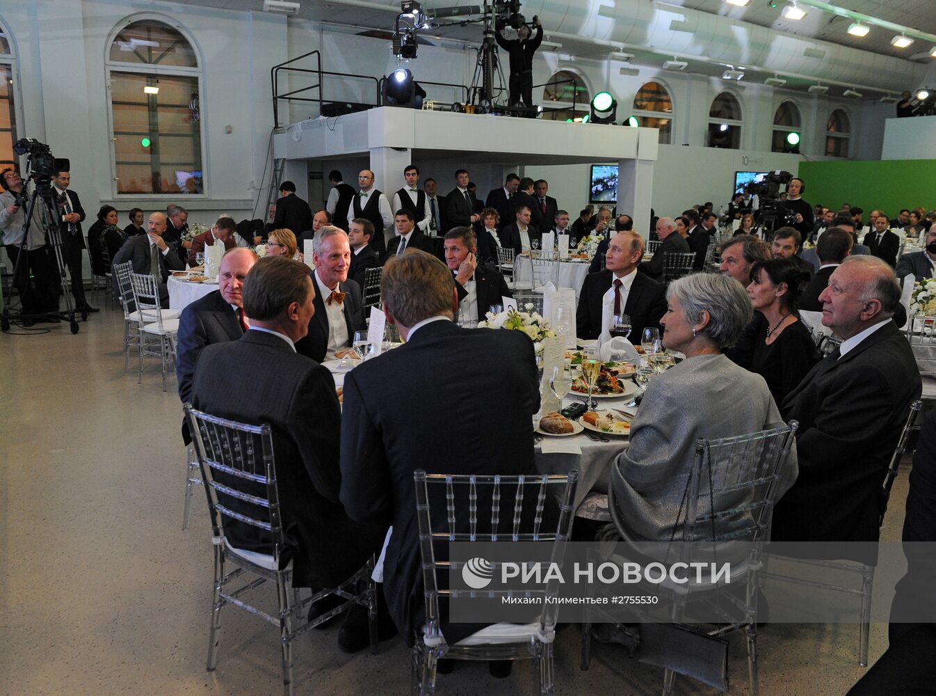 Президент РФ В.Путин посетил выставку, посвящённую 10-летию вещания Russia Today