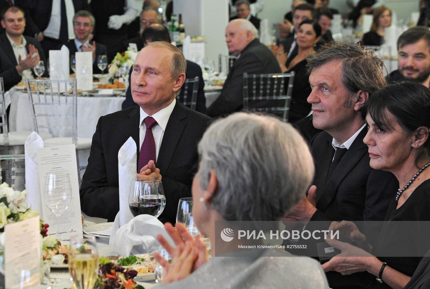 Президент РФ В.Путин посетил выставку, посвящённую 10-летию вещания Russia Today