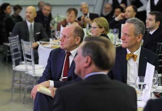 Президент РФ В.Путин посетил выставку, посвящённую 10-летию вещания Russia Today