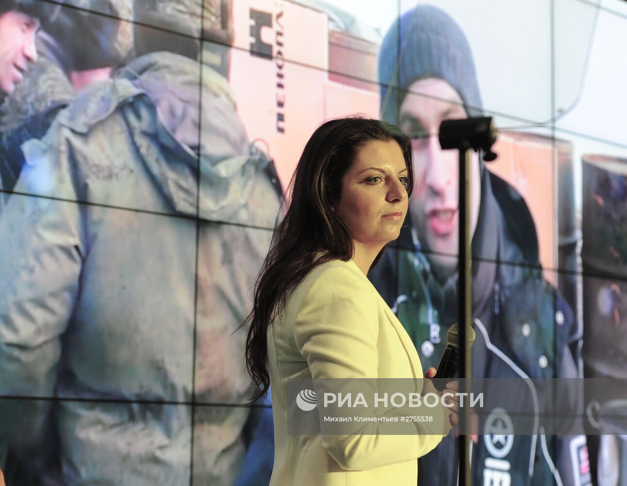 Президент РФ В.Путин посетил выставку, посвящённую 10-летию вещания Russia Today