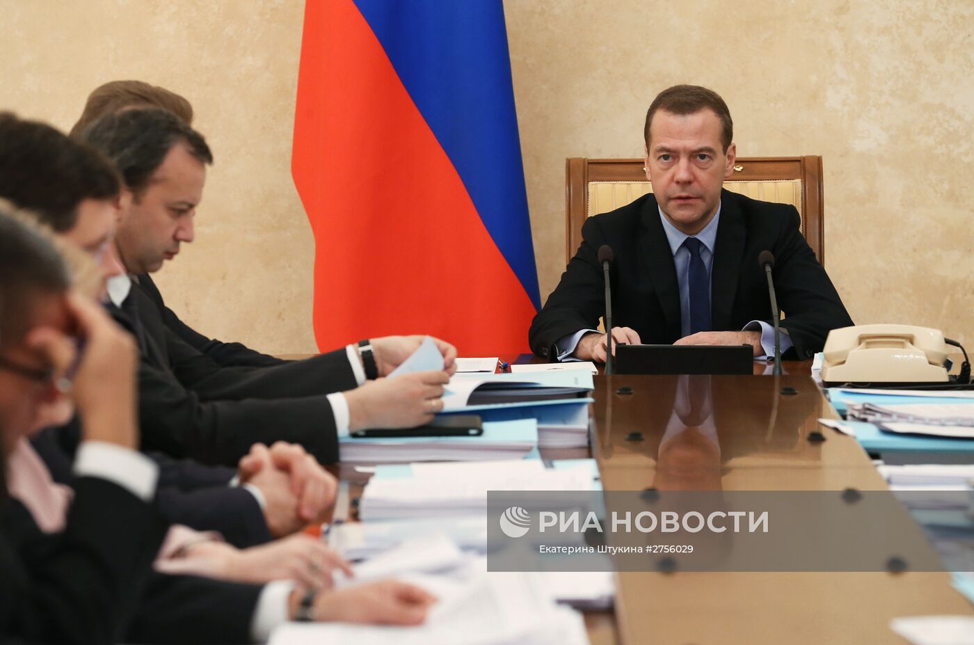 Премьер-министр РФ Д.Медведев провел заседание Правительственной комиссии по контролю за осуществлением иностранных инвестиций в РФ