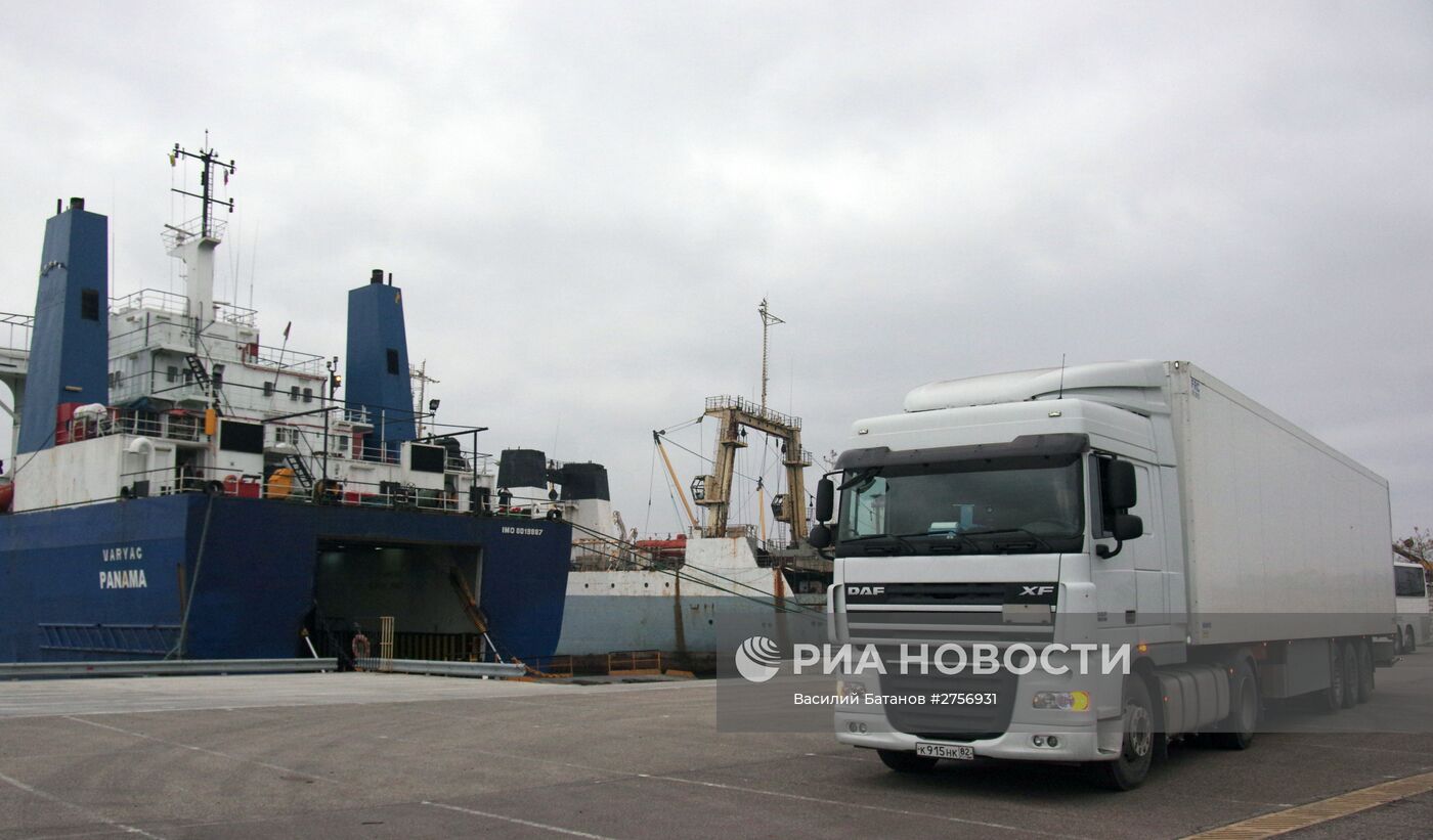 Паром с российскими дальнобойщиками прибыл из Турции в Севастополь