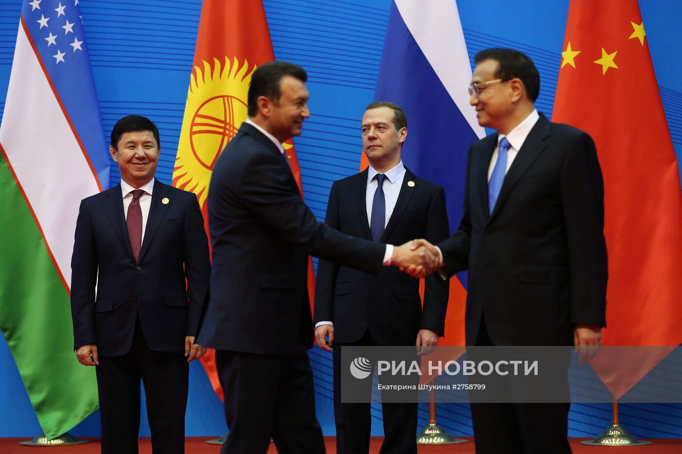 Премьер-министр РФ Д.Медведев принял участие в заседании Совета глав правительств стран ШОС
