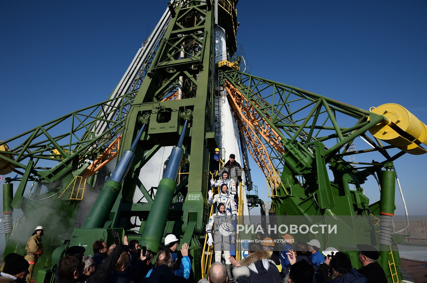 Старт космического корабля "Союз ТМА-19М" с космодрома Байконур