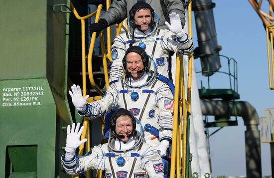 Старт космического корабля "Союз ТМА-19М" с космодрома Байконур