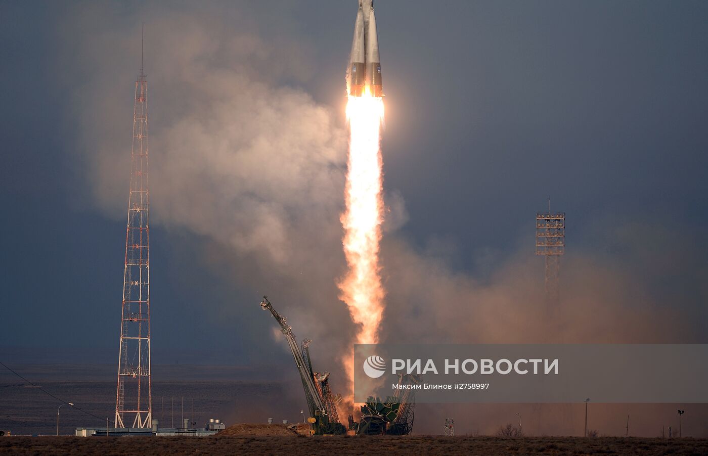 Старт космического корабля "Союз ТМА-19М" с космодрома Байконур