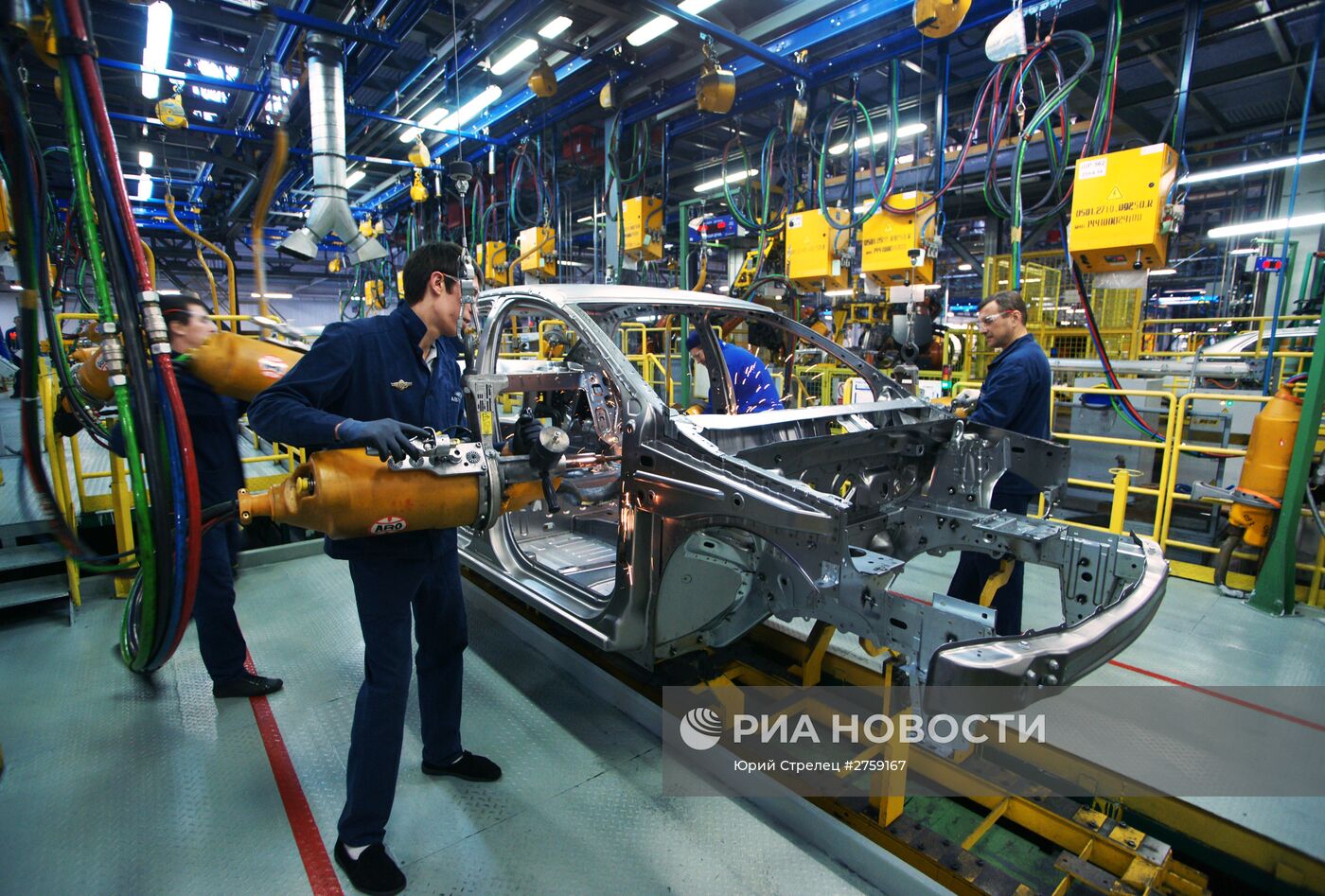 Запуск производства новой модели АвтоВАЗа LADA X-Ray в Самаре