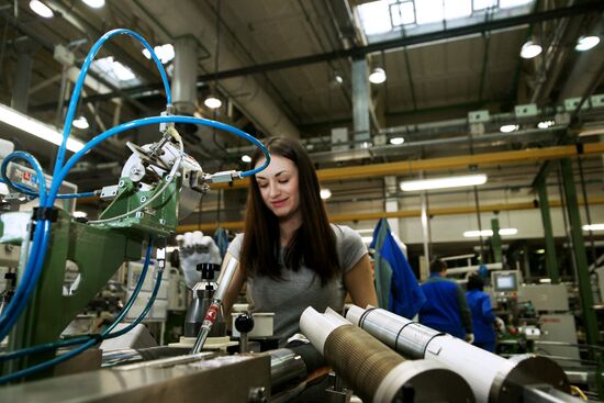 Запуск производства новой модели АвтоВАЗа LADA X-Ray в Самаре