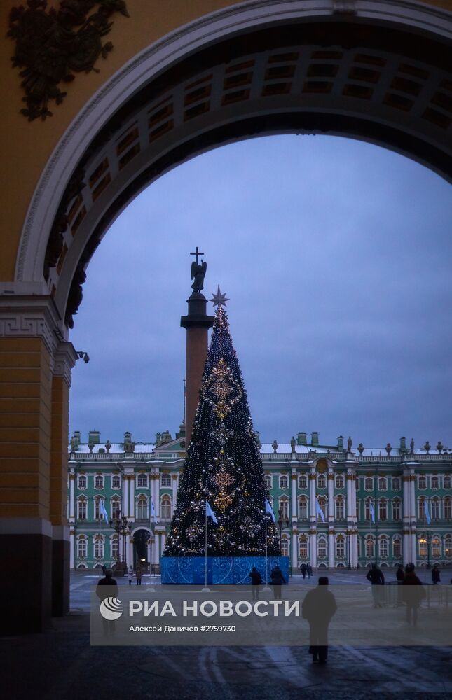 Предновогоднее украшение Санкт-Петербурга