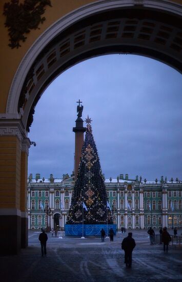 Предновогоднее украшение Санкт-Петербурга