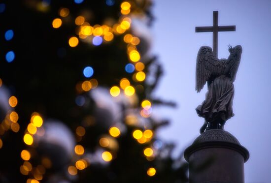 Предновогоднее украшение Санкт-Петербурга