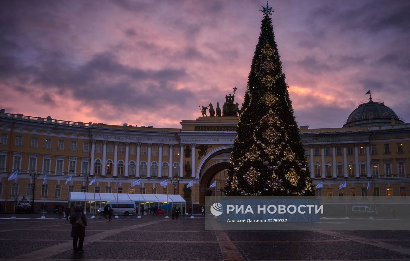 Предновогоднее украшение Санкт-Петербурга